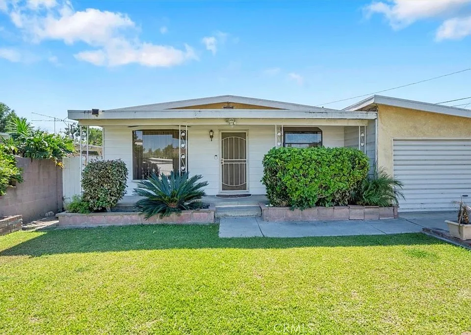9241 Vicki Dr