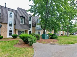 17 Shadowbrook Ln APT 7, Milford, MA 01757