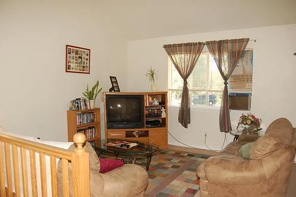 1614 Donovan Pl — Photo 11