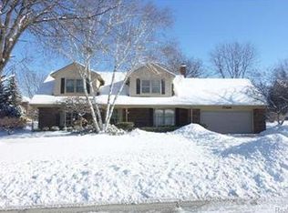 25448 Rutledge Xing, Farmington Hills, MI 48335
