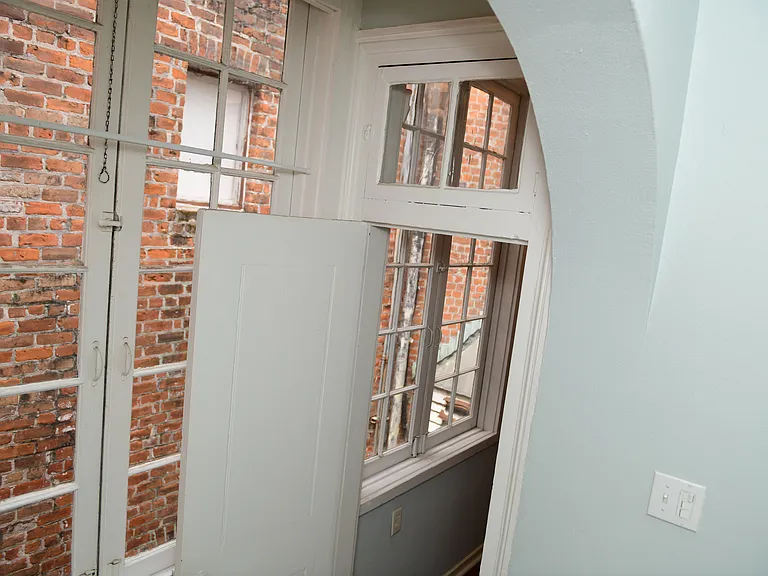 810 Chartres St #3 — Photo 10
