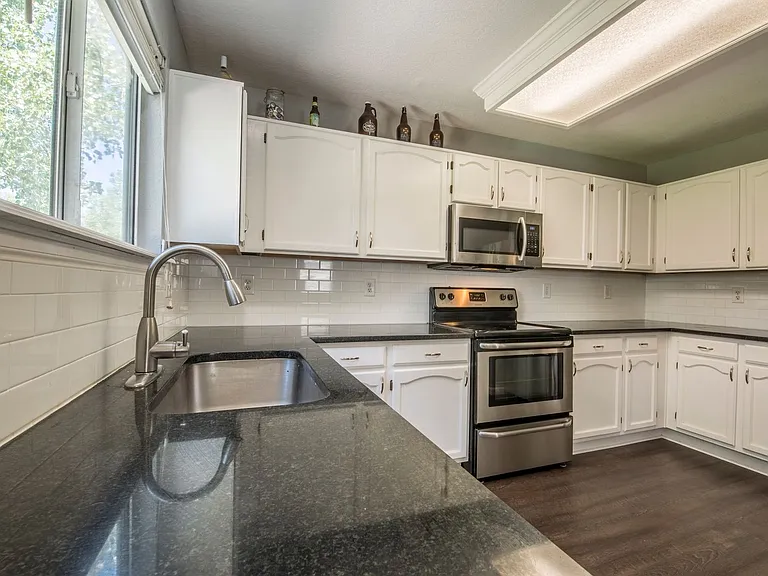 1275 S Boyero Ct — Photo 14