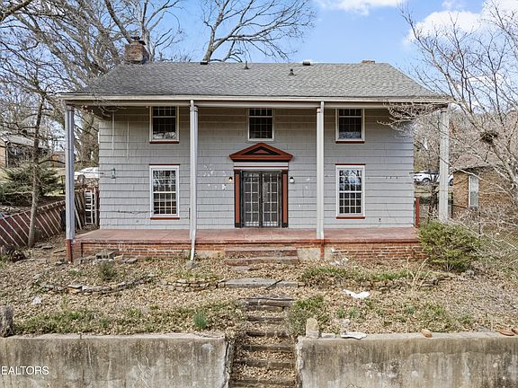 2nd image of 1870 SE Prospect Pl