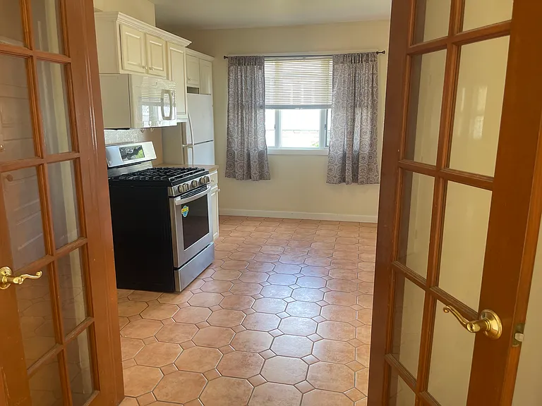 22 Sheffield Ave #1 — Photo 12