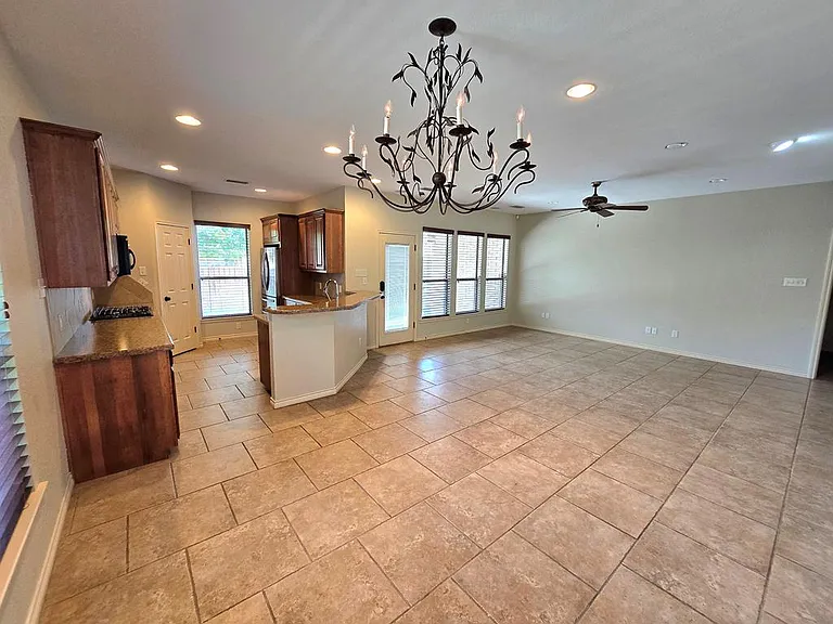 5511 NW Rio Grande Ave — Photo 7