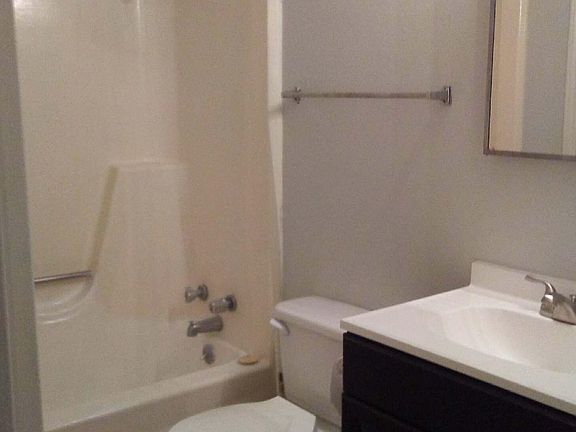 2nd image of 128 Prairie Ave APT 1