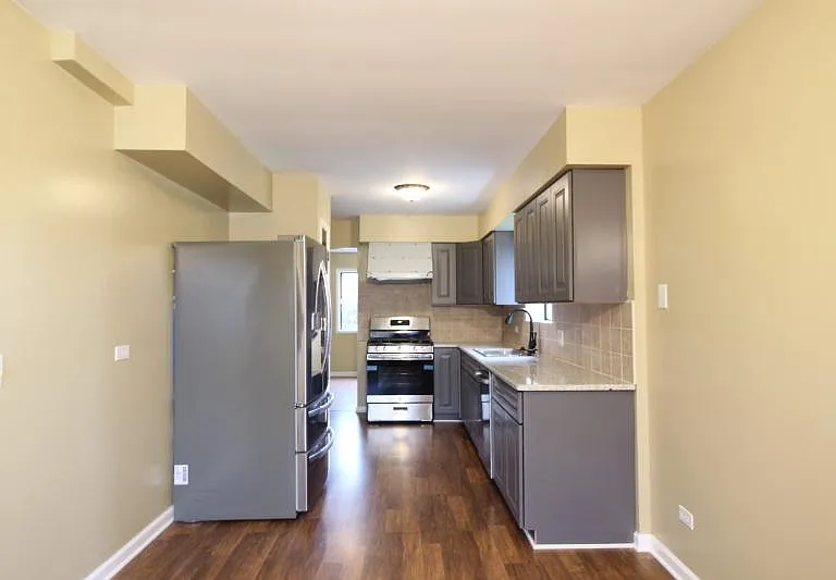 1225 Hunters Ln — Photo 3