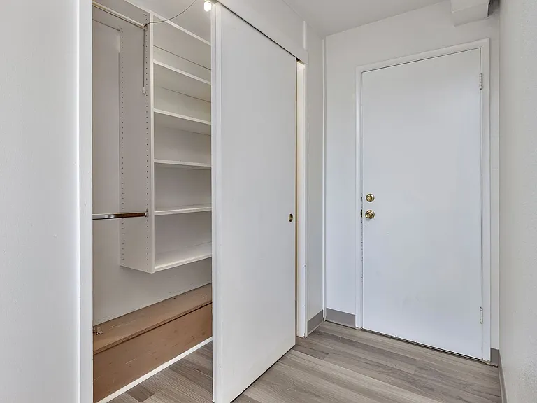 1 Bed 1 Bath in Prime NW District! — Photo 13