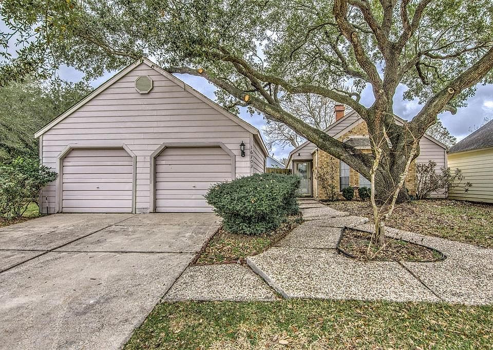 1st image of 16703 Holly Trail Dr
