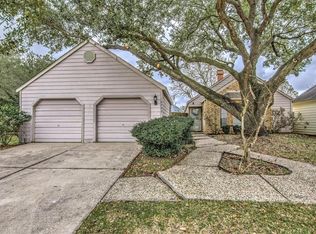 16703 Holly Trail Dr, Houston, TX 77058