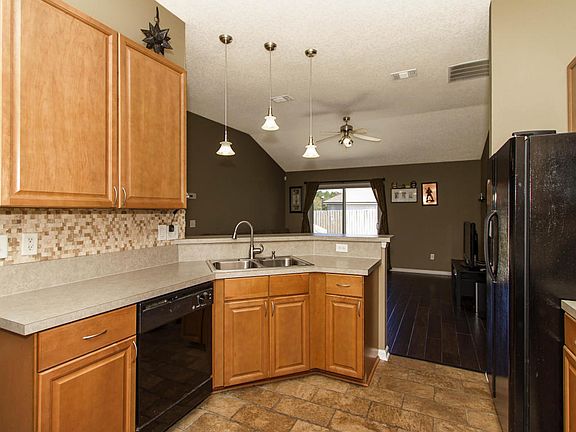 4th image of 9565 Croxley Ct