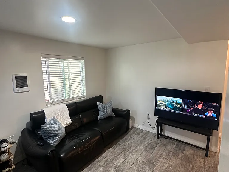 3046 Byron St #1 — Photo 9