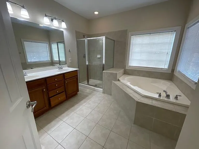 3513 Edgemont Dr — Photo 18