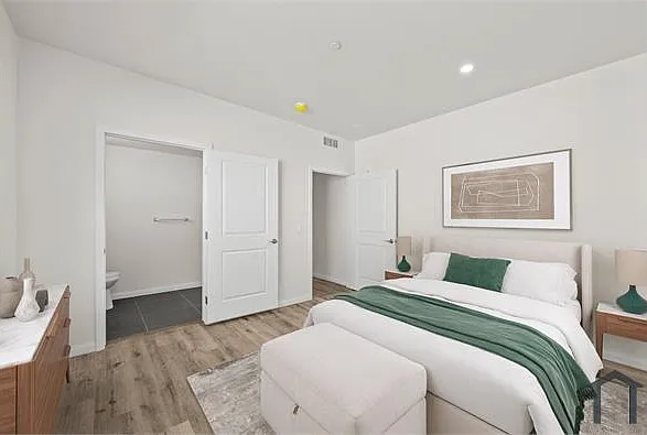 13853 Victory Blvd #107
