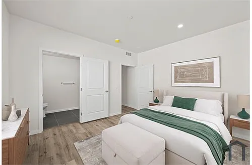 13853 Victory Blvd #107 Photo 1