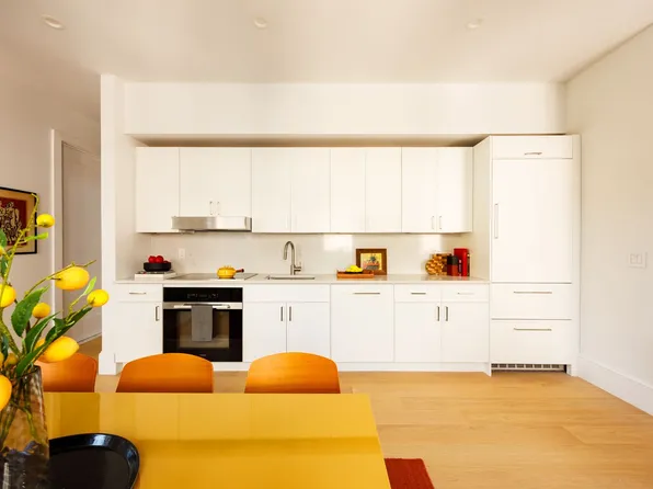 1370 Dean Street image 3 of 12