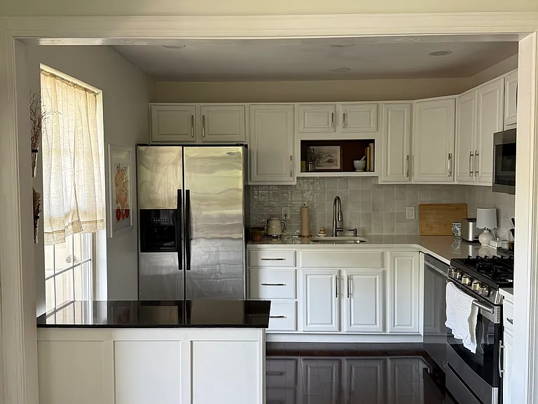 4002 Waltham Ct — Photo 6