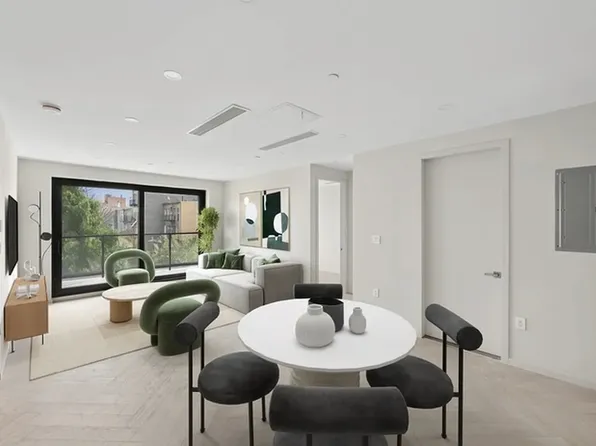 390 Manhattan Avenue image 1 of 10