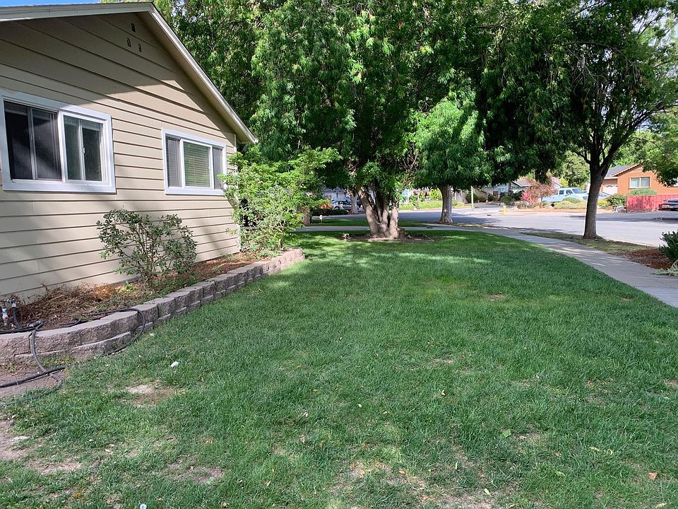 1st image of 863 Redbird Dr