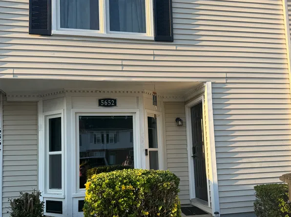 5652 Picadilly Ln, Portsmouth, VA 23703
