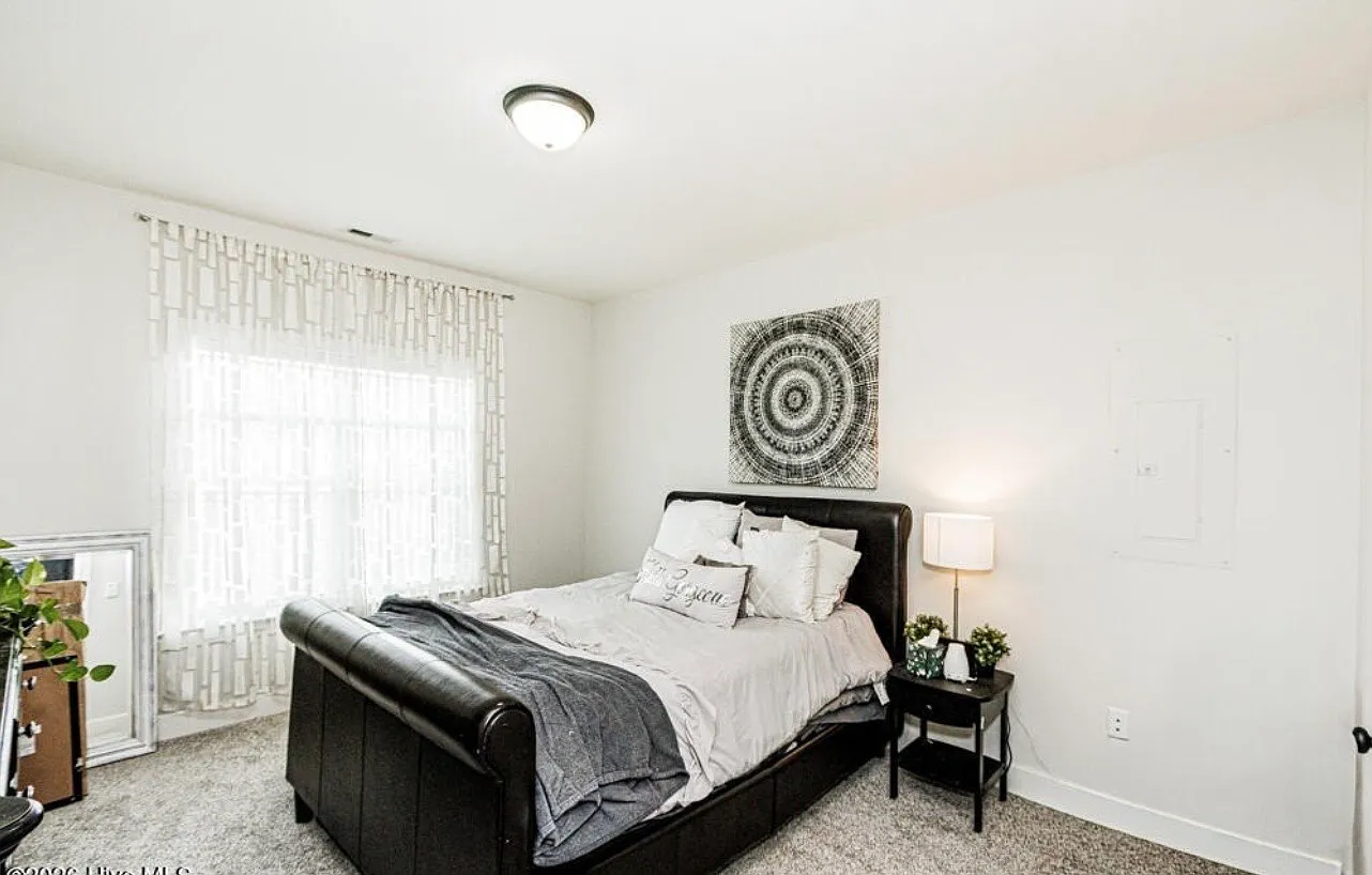 3 bed, 1532 sqft, $1,750 — Photo 1