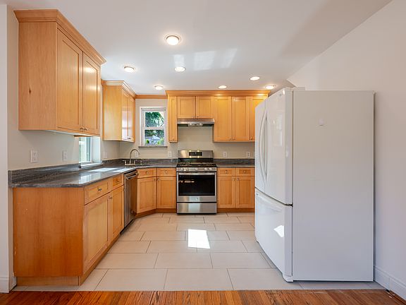 5th image of 240 Van Buren St NW