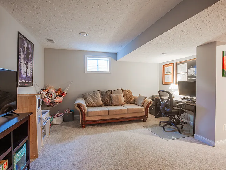 1779 Victoria Ct — Photo 30