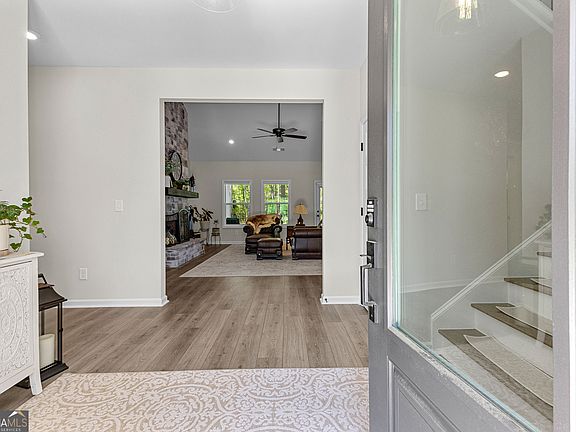 5th image of 275 Bishop Rd