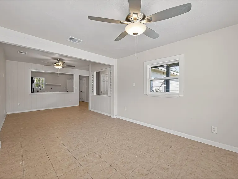 140 Marie St — Photo 14