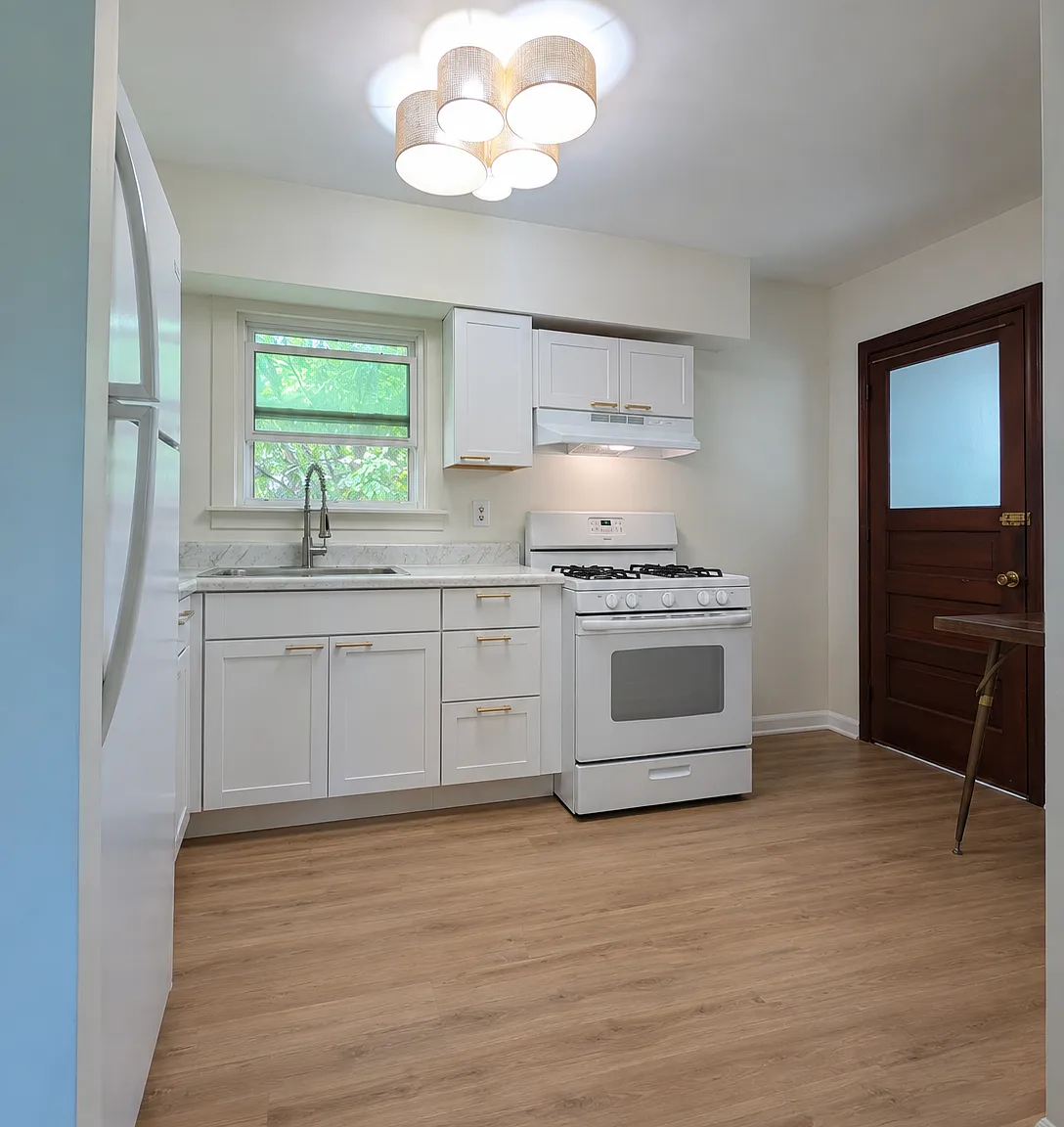 3 bed, 1250 sqft, $2,500 — Photo 2