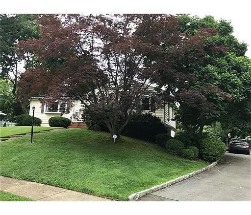 18 Salem Rd photo 1