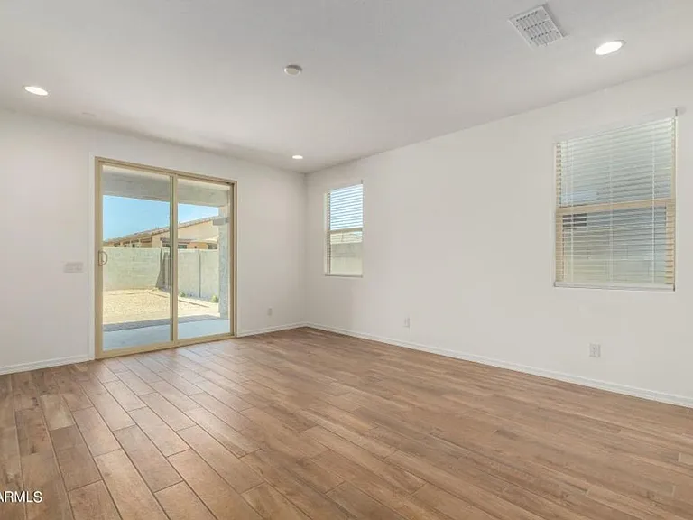 17318 W Surrey Dr — Photo 11