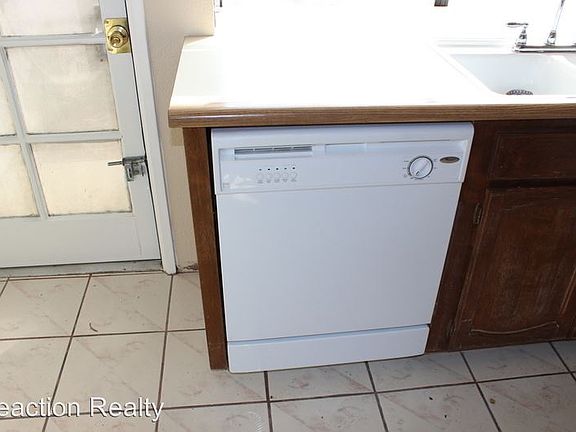 5th image of 835 W Grovewood Ave