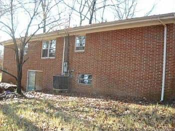 2nd image of 826 Colonial Heights Dr