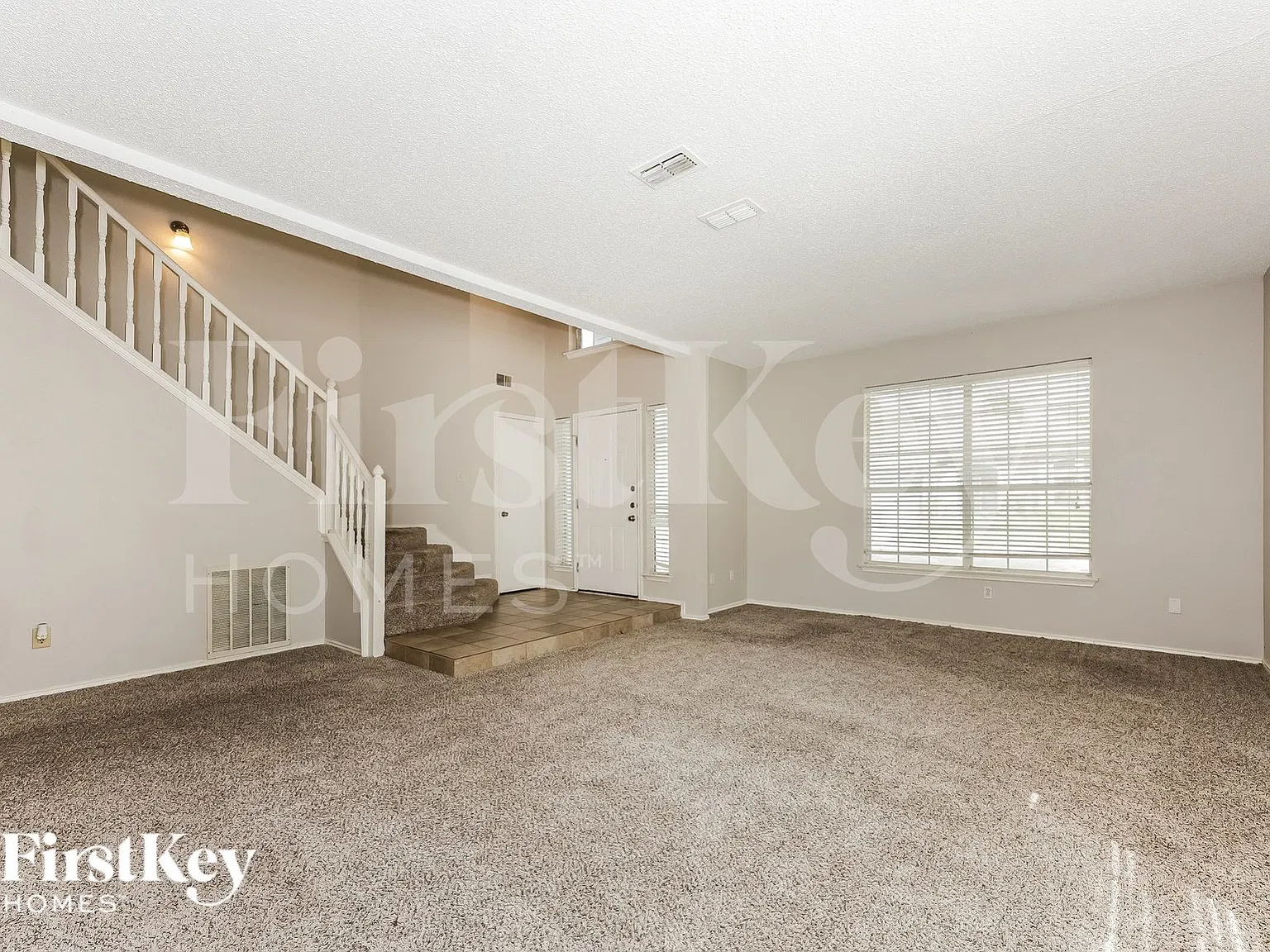 5 bed, 2.5 bath, 2875 sqft, $3,005 — Photo 4