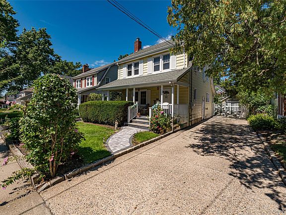2nd image of 69 Bar Beach Road
