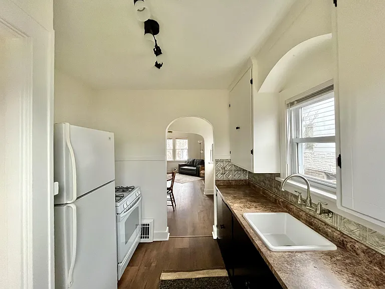 1319 E Lake Ave — Photo 8