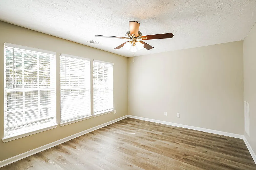3 bed, 2.5 bath, 1444 sqft, $2,170 — Photo 4