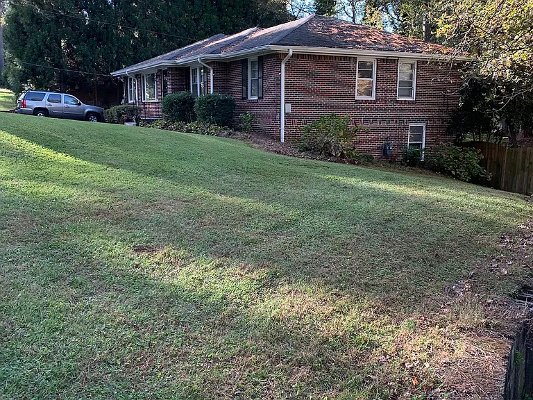 1360 Fama Dr NE — Photo 20