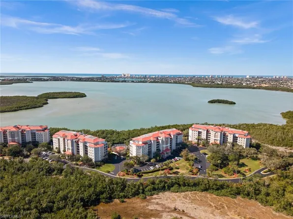 201 Vintage Bay DR #B15, MARCO ISLAND, FL 34145