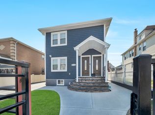 11718 198th St #2, Saint Albans, NY 11412