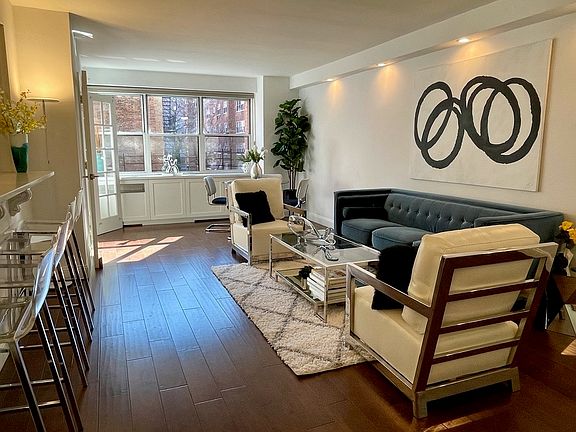 2nd image of 300 E 71st St APT 5-A