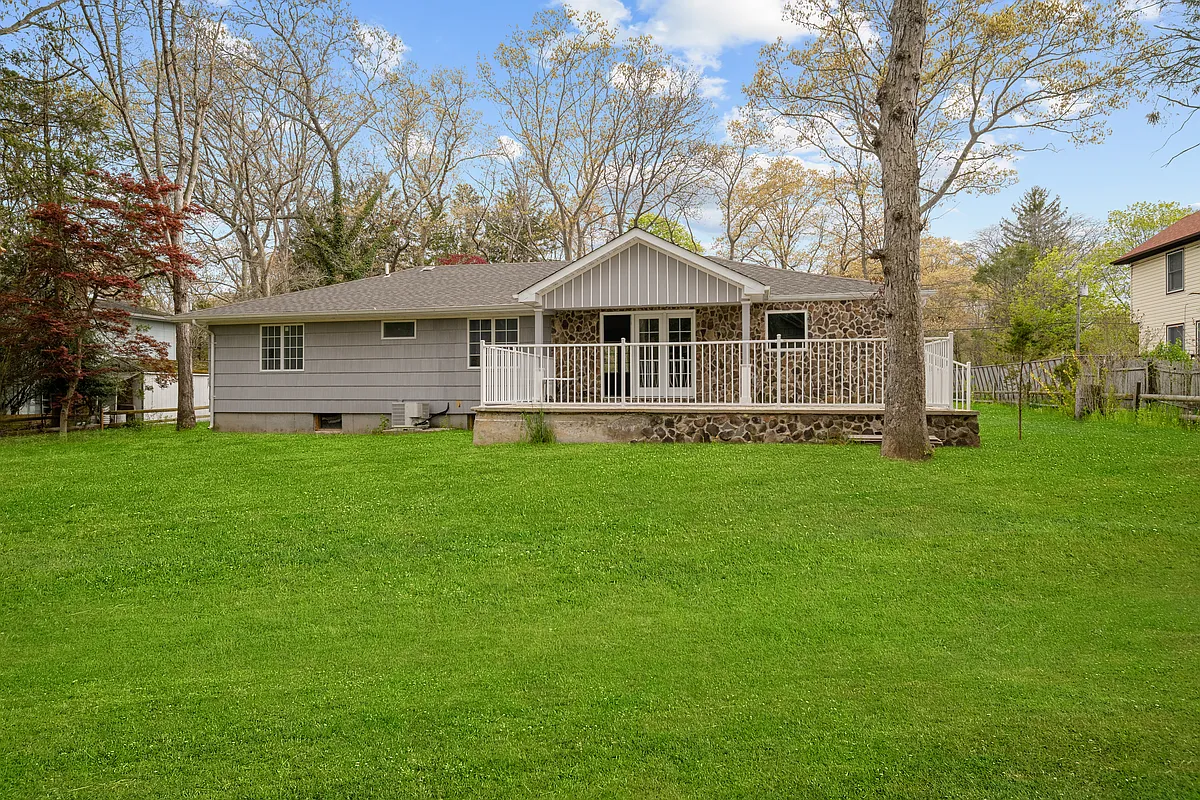 Building Photo - 257 Southlawn Ave
