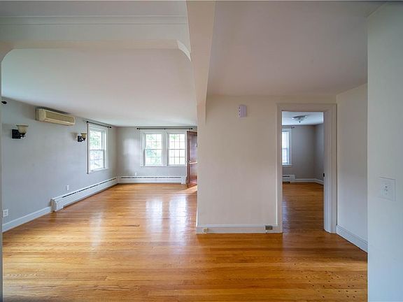 2nd image of 46 Lyon Ave