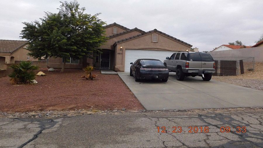 1st image of 2011 E Hammer Ln
