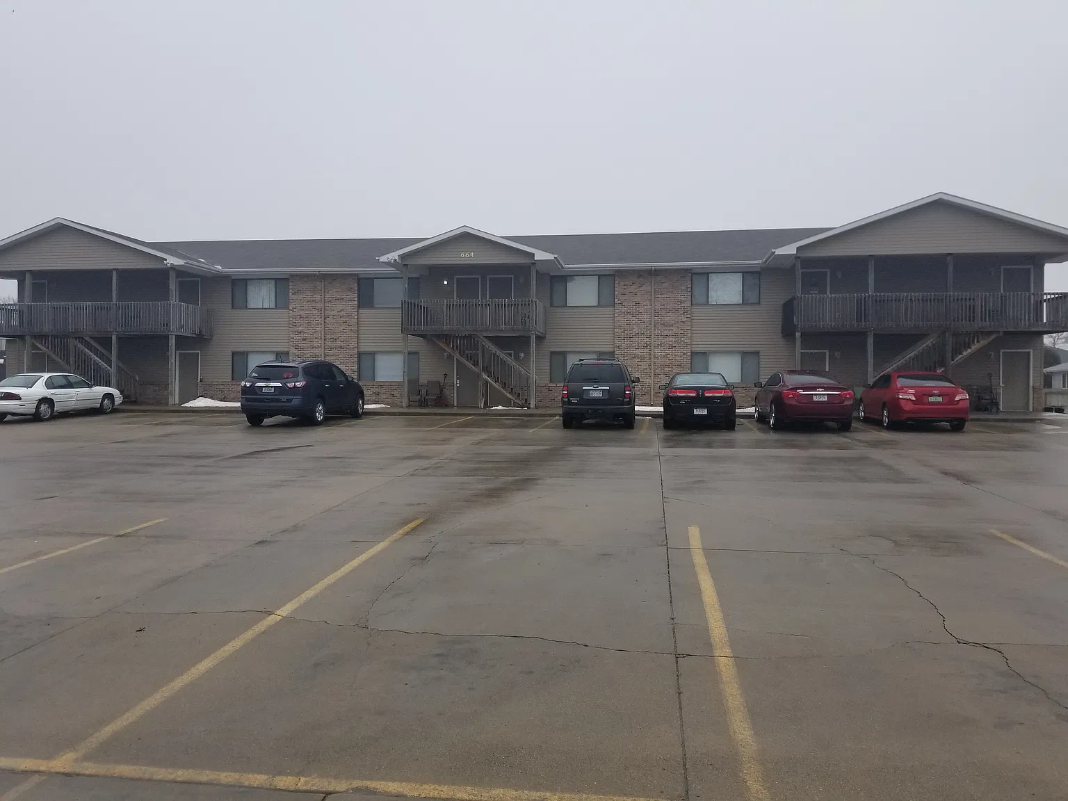2 bed, $1,000 — Photo 1