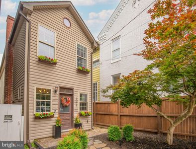 124 Church St, New Windsor, MD 21776