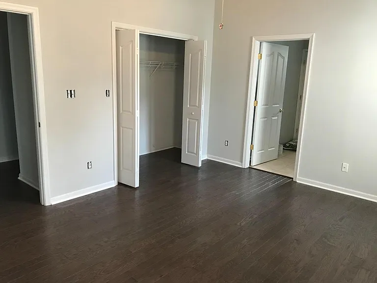 1st Floor Master Bedroom
