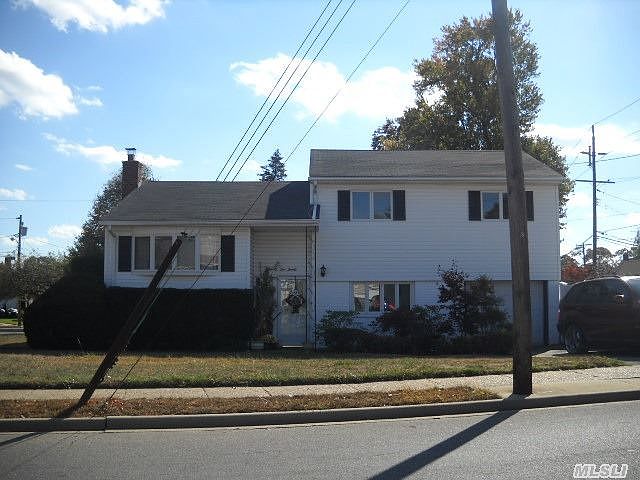 2nd image of 2520 Beltagh Ave