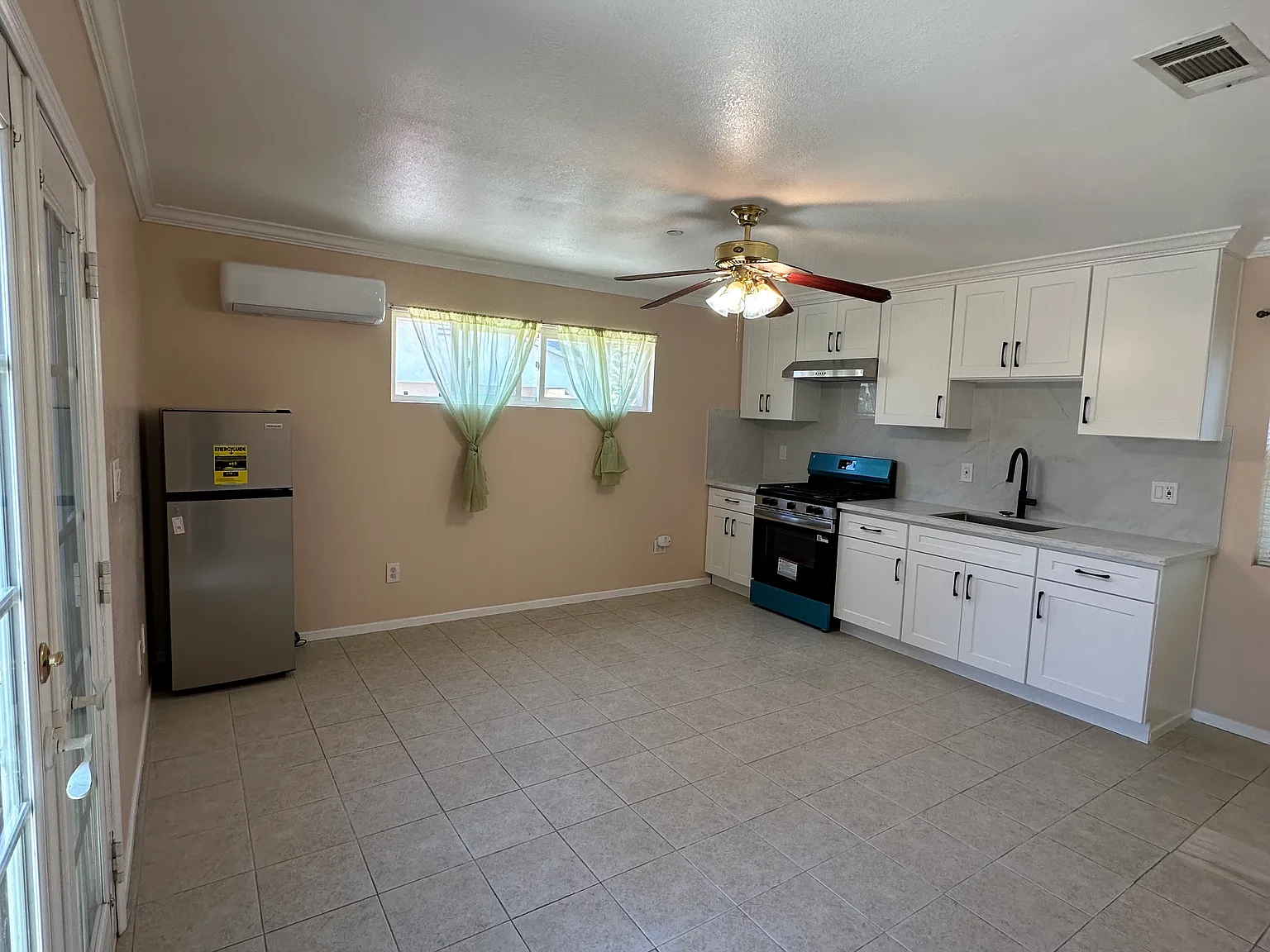 La Paloma Ave, Alhambra — Photo 3
